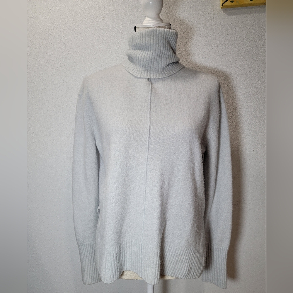 Athleta Womens Merino Wool Blend Transit Sweater Size Small Light Blue Oversized